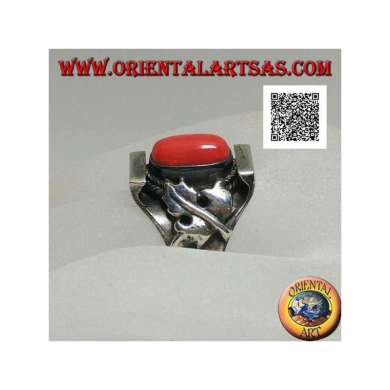 Anillo de plata con coral tibetano antiguo ovalado en entorno nepalí con hojas de arce en los lados