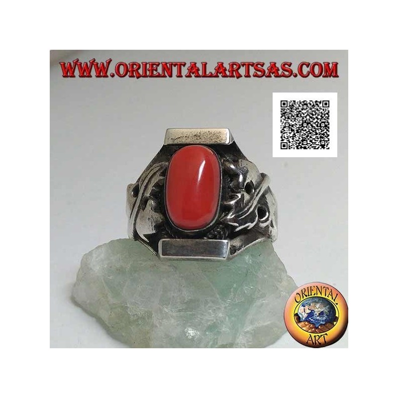 Anello in argento con corallo tibetano antico ovale su montatura nepalese con foglia d'acero sui lati