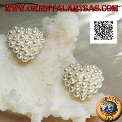 Pendientes de plata con lóbulos en forma de corazón tachonados con cuentas
