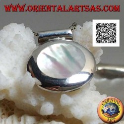 Silver pendant with round mother of pearl on smooth side frame and tubular hook