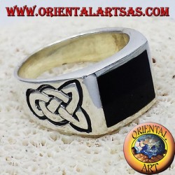 anillo con ónix y plata nudo celta