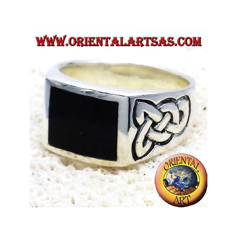anillo con ónix y plata nudo celta