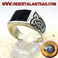 anillo con ónix y plata nudo celta