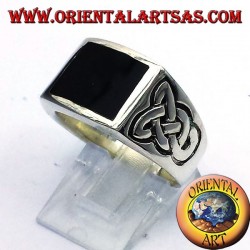Ring mit Onyx und Silber keltischen Knoten