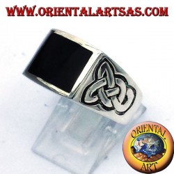 anillo con ónix y plata nudo celta