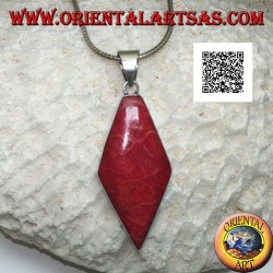 Colgante de plata con coral rojo romboidal (coral) en un marco liso
