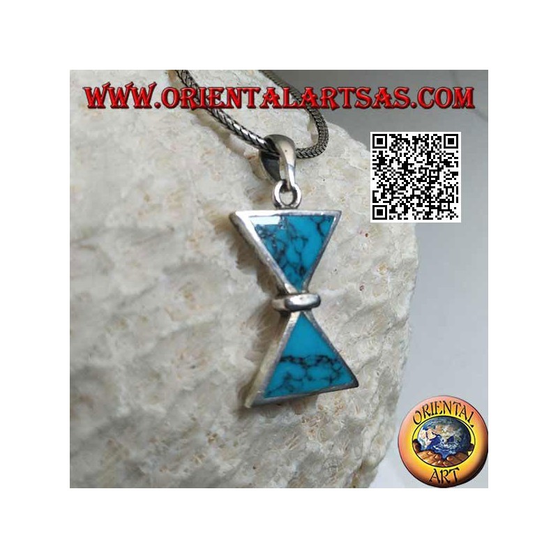 Pendentif en argent avec deux turquoises triangulaires placées en miroir