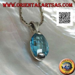 Silberanhänger mit ovalem facettiertem Blautopas oben und unten