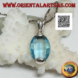 Silberanhänger mit ovalem facettiertem Blautopas oben und unten