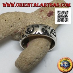 Silver band ring with engraved Maori-Polynesian style wavy designs