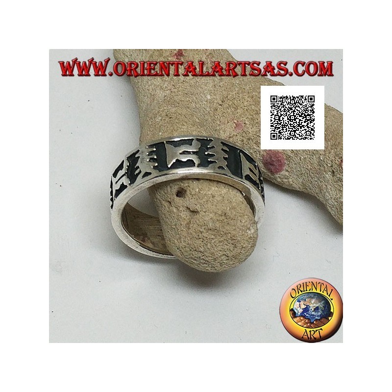 Bague en argent avec motif artistique oriental en bas-relief