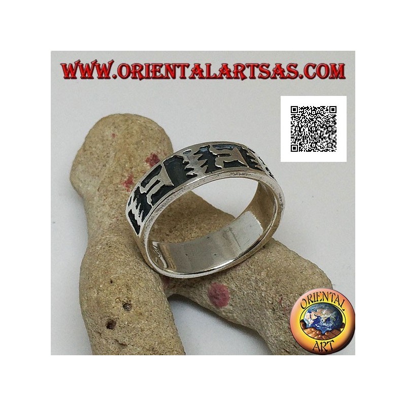 Bague en argent avec motif artistique oriental en bas-relief