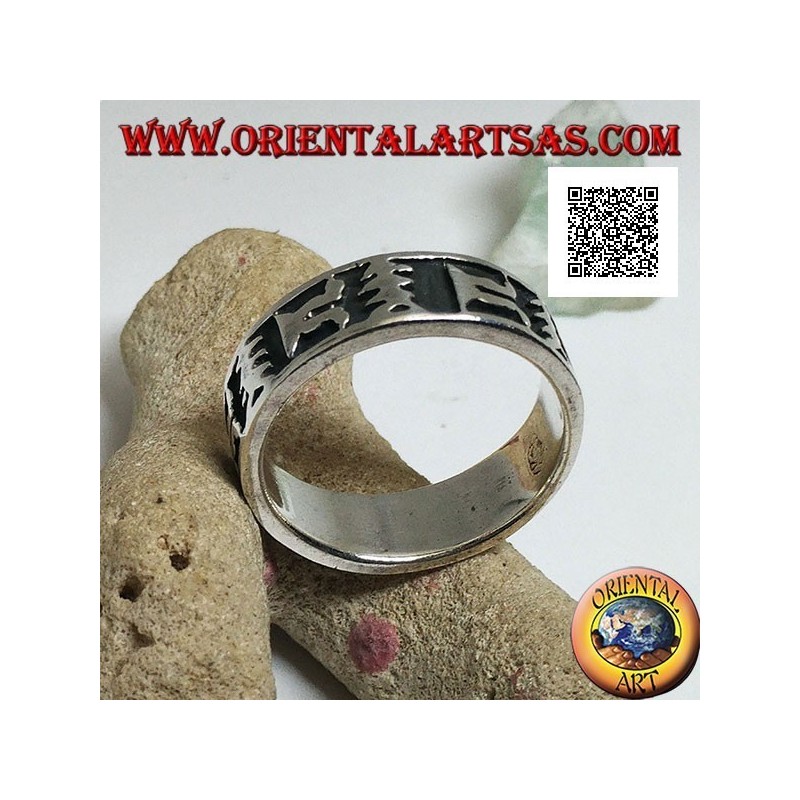 Bague en argent avec motif artistique oriental en bas-relief
