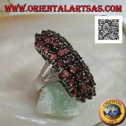 Silver ring with 31 natural garnets set oval and round to form a rectangle