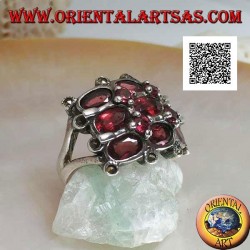 Bague grille en argent avec grenats naturels ovales et ronds et marcassite aux intersections extérieures