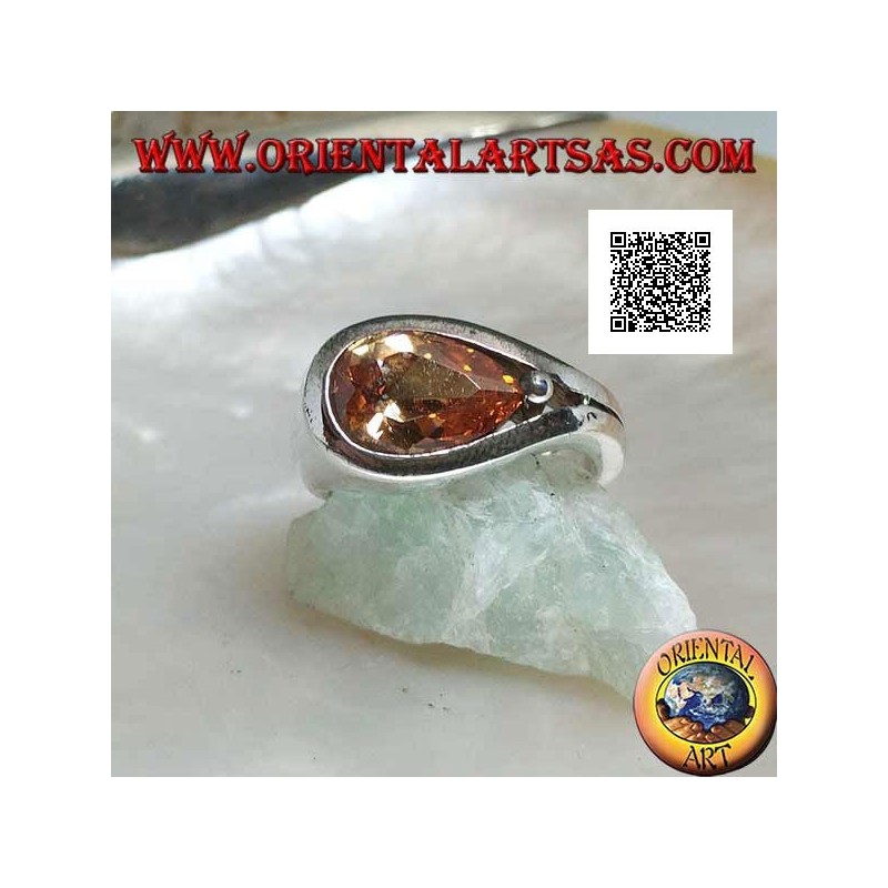 Anello in argento rodiato con zircone champagne a goccia trasversale su montatura liscia