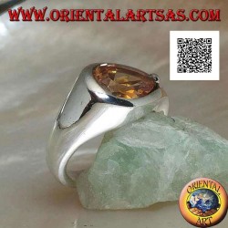 Anillo de plata con baño de rodio con circonitas champán en forma de cruz en engaste liso