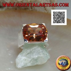 Rhodium silver ring with transverse oval champagne zircon set in a rectangle