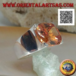 Bague en argent rhodié avec zircon champagne ovale transversal serti dans un rectangle