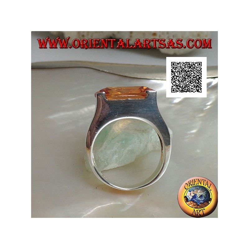 Bague en argent rhodié avec zircon champagne ovale transversal serti dans un rectangle