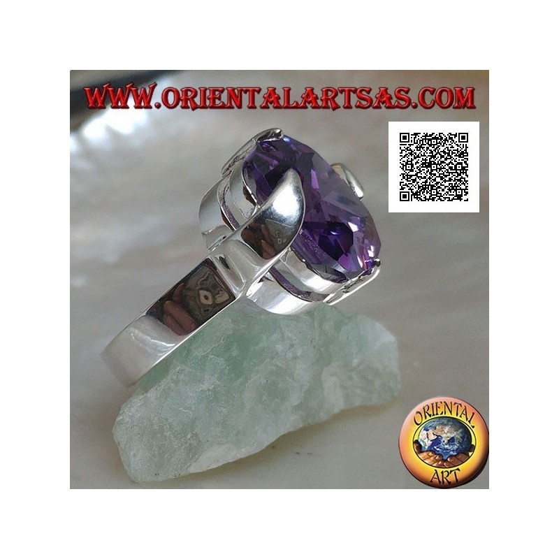 Anello in argento rodiato con zircone color ametista sfaccettato quadrato agganciato sul centro dei lati