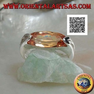 Anello in argento rodiato con zircone champagne ovale stretto sfaccettato agganciato lateralmente