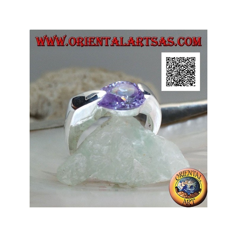 Rhodinierter Silberring mit facettiertem, amethystfarbenem Zirkon an der Seite