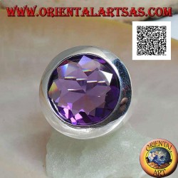 Rhodium-plated silver ring with faceted round cut amethyst-colored zircon and smooth edge