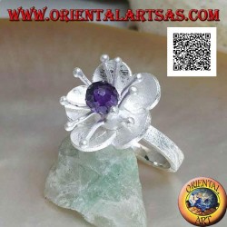 Bague en argent satiné en forme de fleur avec de longs pistils et une sphère en zircon facetté couleur améthyste