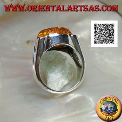 Bague en argent avec cabochon ovale ambre en croix sur serti lisse avec ouverture latérale