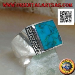 Anillo de plata con turquesa cuadrada natural rodeada de un grabado griego (24)