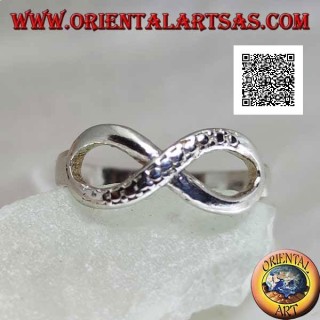 Bague en argent avec symbole de noeud infini avec une ligne lisse et l'autre peau de serpent