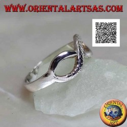 Bague en argent avec symbole de noeud infini avec une ligne lisse et l'autre peau de serpent
