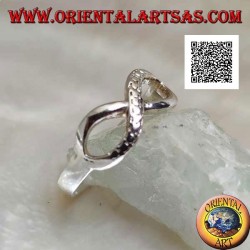 Bague en argent avec symbole de noeud infini avec une ligne lisse et l'autre peau de serpent