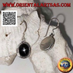 Pendientes de plata con cabujón ovalado Black Star (estrella diópsido) y trío de bolas en los cuatro puntos cardinales