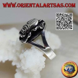Bague en argent avec scarabée égyptien en relief et gravé à l'intérieur