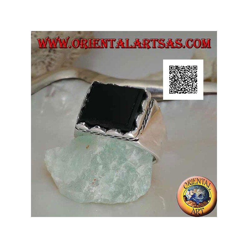Bague en argent avec cadre onyx rectangulaire en relief et cordon latéral