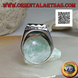 Anillo de plata con ónix rectangular en relieve enmarcado y cordón lateral