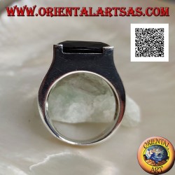 Anillo de plata rodiada con circonita de espinela ovalada transversal engastada en un rectángulo