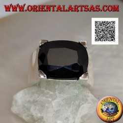 Bague en argent rhodié avec zircon spinelle ovale transversal serti dans un rectangle