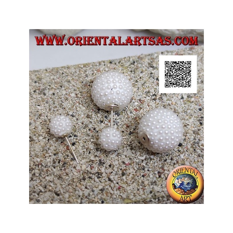 Orecchini in argento da lobo sferici tempestati di perline bianche  (stile Dior)