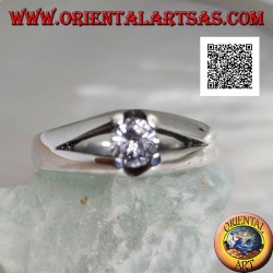 Solitaire silver ring with white round zircon set with four arms and openwork on the sides