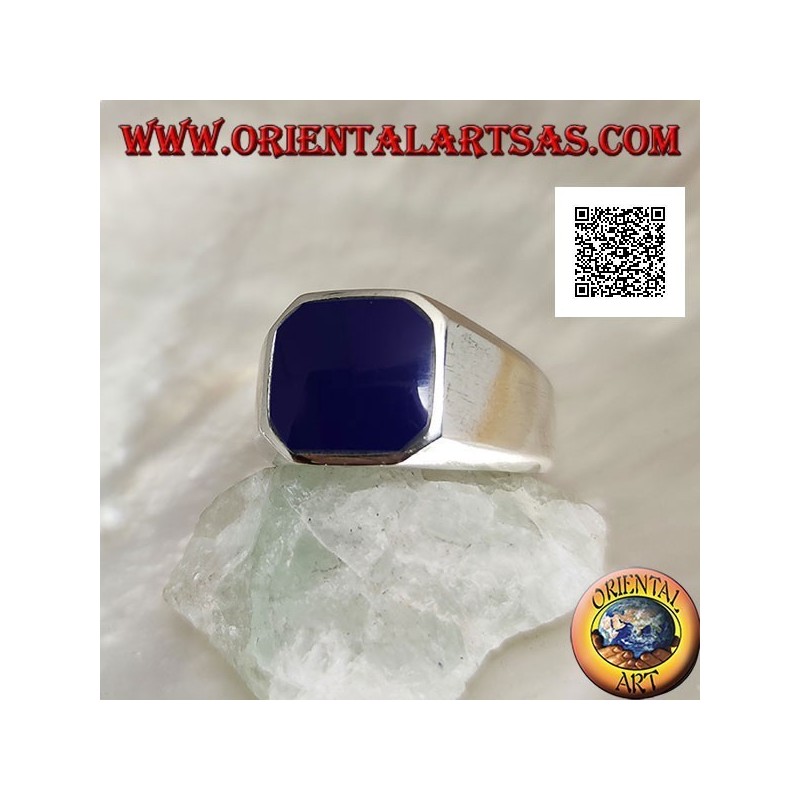 Anello in argento con agata blu quadrata smussata a filo bordo su montatura liscia