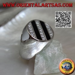 Bague ronde en argent avec rangées obliques d'onyx et zircons blancs ronds