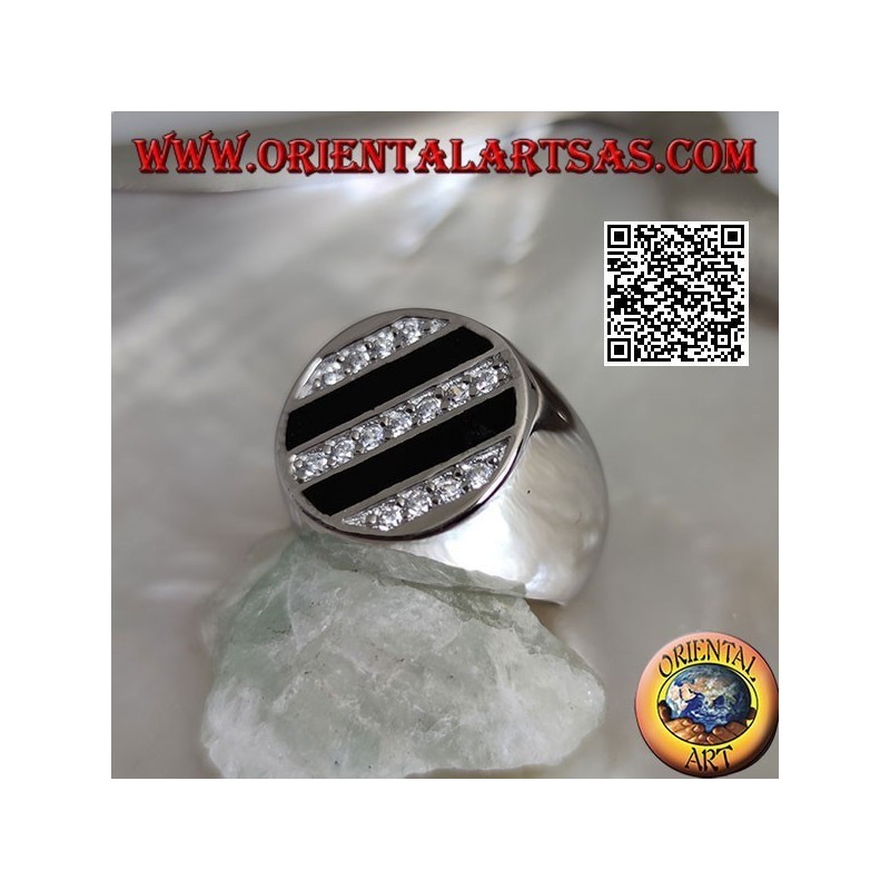 Anello in argento tondo con file oblique di onice e zirconi bianchi tondi