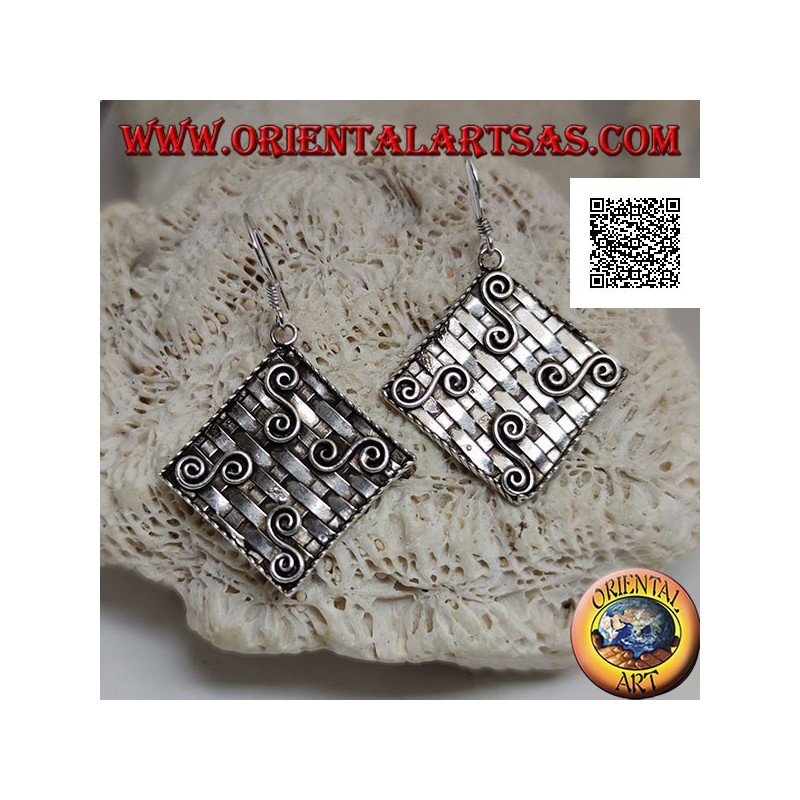 Orecchini in argento pendenti a rombo intrecciato (stile paglia) con quattro greche