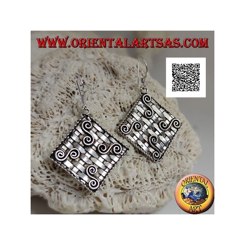 Pendientes colgantes de plata con rombos entrelazados (estilo paja) con cuatro motivos griegos