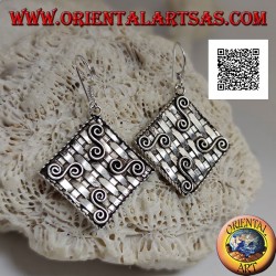 Pendientes colgantes de plata con rombos entrelazados (estilo paja) con cuatro motivos griegos