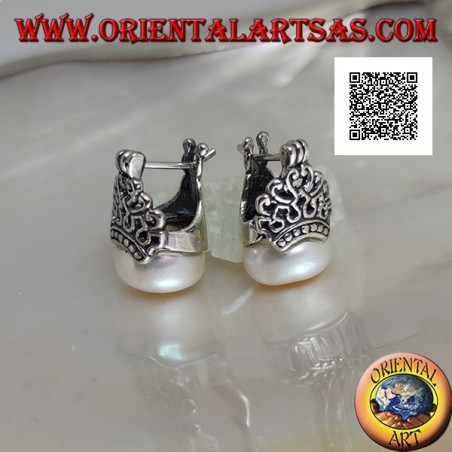 Silver lever earrings with crowned white freshwater pearl