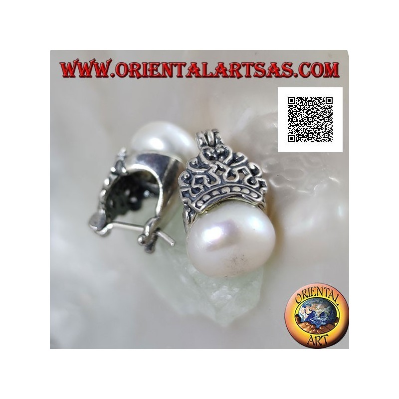 Silver lever earrings with crowned white freshwater pearl